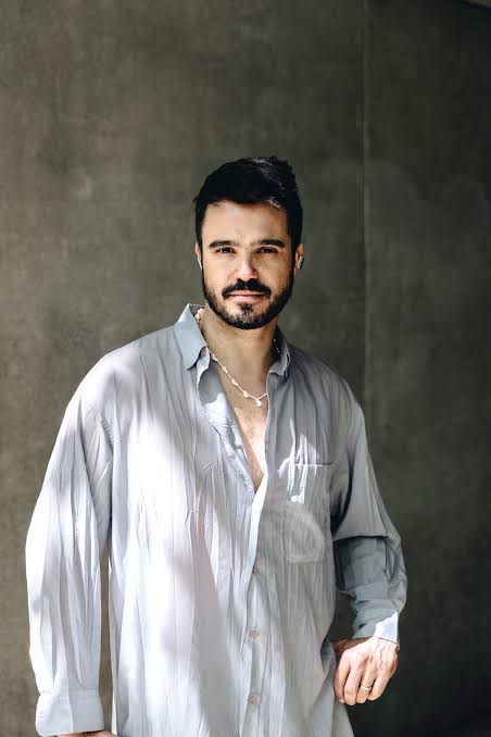 Portrait of Caique Tizzi, Artistic Direction for Feed Your Brain.